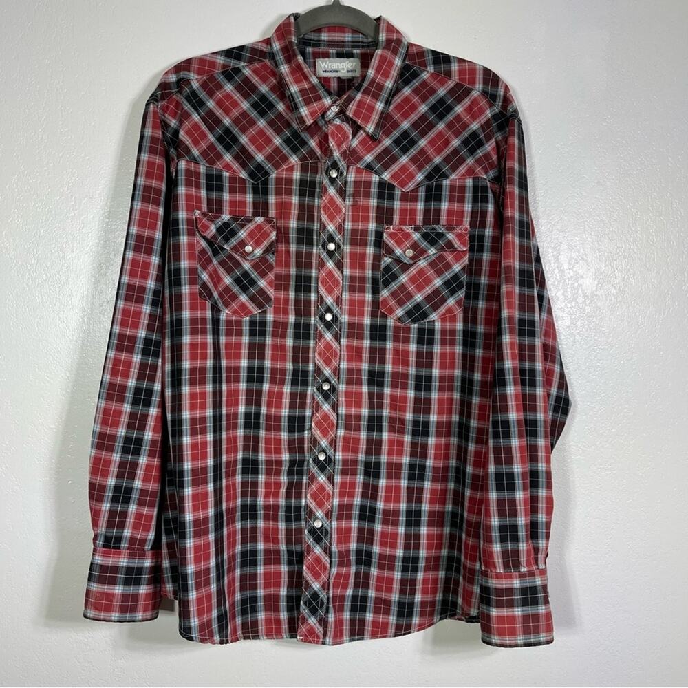 Wrangler Plaid Snap Shirt. Similar to a Large/XL. Good used condition.